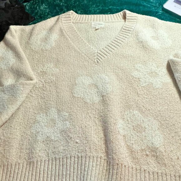 Pinque V-Neck Floral Sweater – Cream/Ivory – Size XL - Picture 5 of 5
